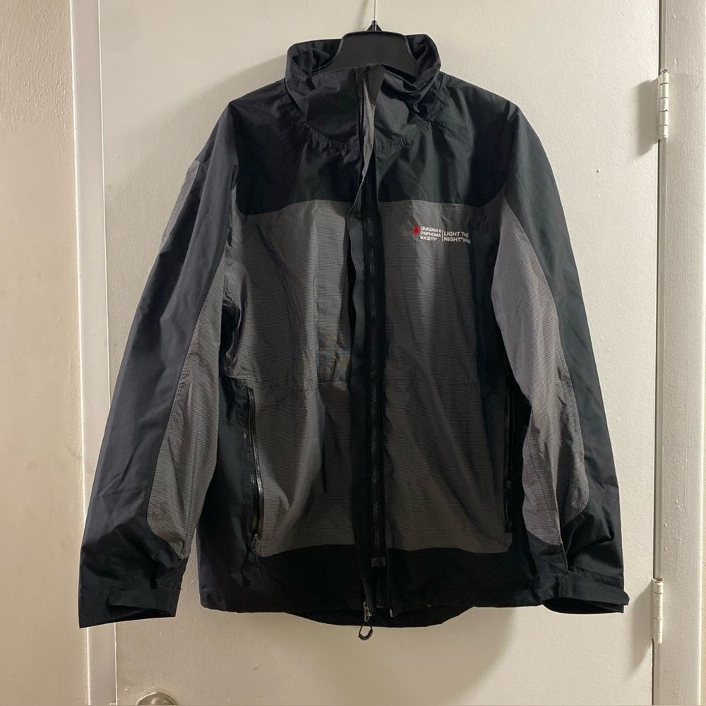 Men's Black and Gray Jacket